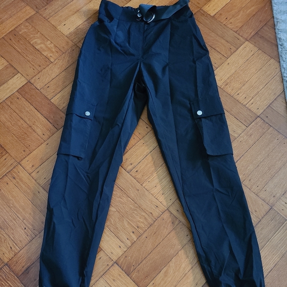 NEW Black Cargo Pants sz small Hp🔥🔥🔥 - Picture 1 of 6